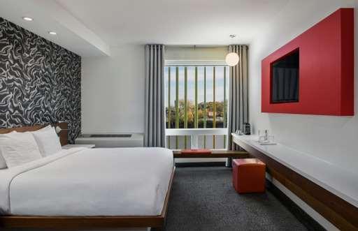Mere Hotel Winnipeg Room photo